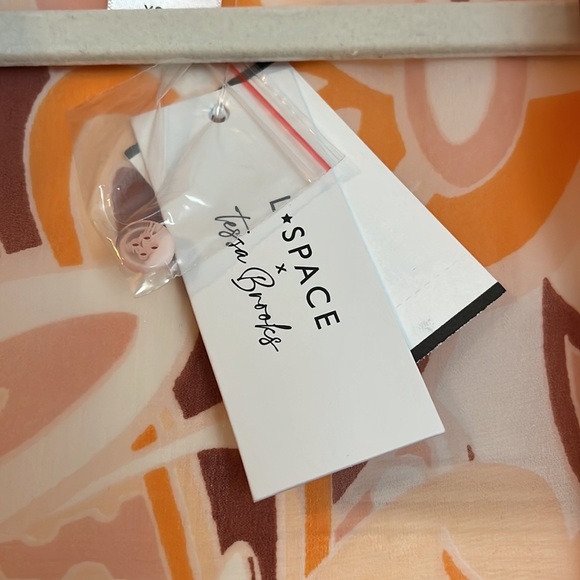 L*SPACE Catalina Top - Picture 4 of 6